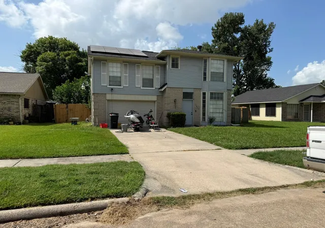 Photo 2 of Single family home for sale at 11022 Almond Grv, Humble, TX 77396 | MLS# 17143766 | Listing updated on 2026-09-09