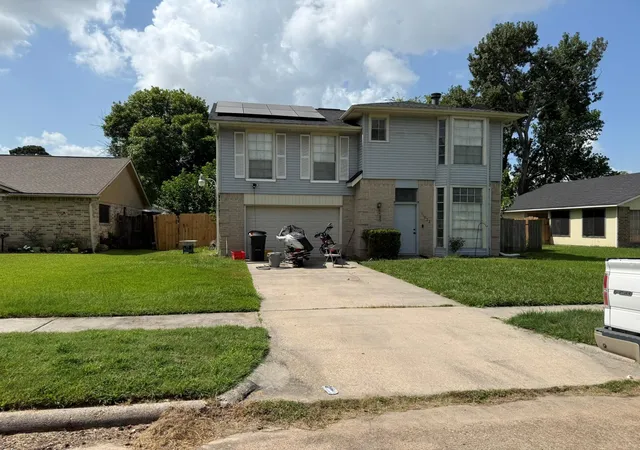 Photo 3 of Single family home for sale at 11022 Almond Grv, Humble, TX 77396 | MLS# 17143766 | Listing updated on 2026-09-09
