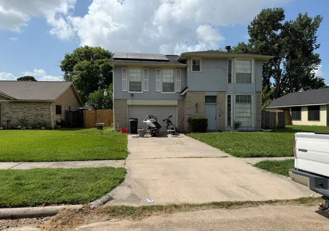 Photo 3 of Single family home for sale at 11022 Almond Grv, Humble, TX 77396 | MLS# 17143766 | Listing updated on 2026-09-09