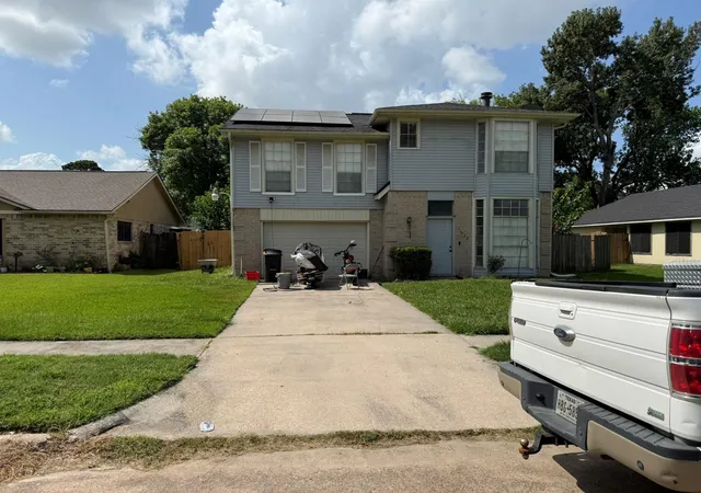 Photo 4 of Single family home for sale at 11022 Almond Grv, Humble, TX 77396 | MLS# 17143766 | Listing updated on 2026-09-09