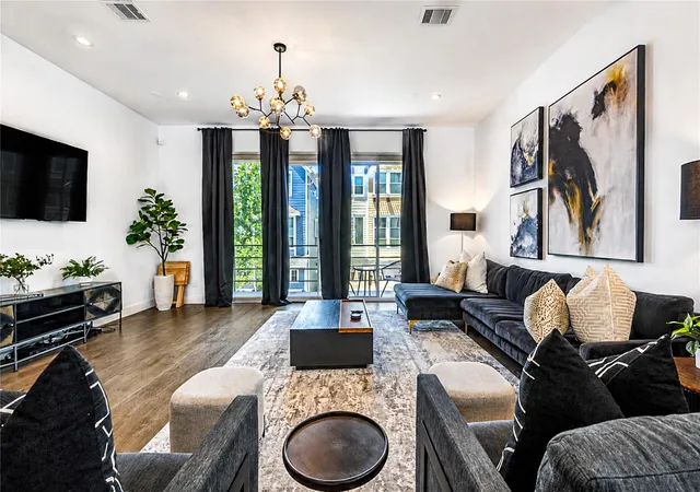 1st image of 1146 W 17th St, Houston, TX 77008 | MLS# 6391372