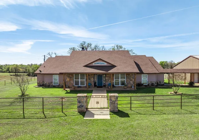 Homes for sale in Marquez, TX | 3713 County Road 386, Marquez, TX 77865 | MLS# 94457925