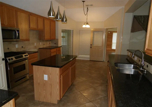 Photo 4 of Single family home for sale at 1902 S Carlsbad Ln, Deer Park, TX 77536 | MLS# 38669330 | Listing updated on 2026-09-13
