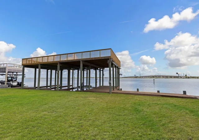 2nd image of 414 Jeanie Lynne Cir, Galveston, TX 77554 | MLS# 55523584