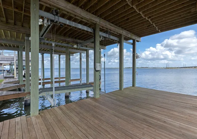4th image of 414 Jeanie Lynne Cir, Galveston, TX 77554 | MLS# 55523584