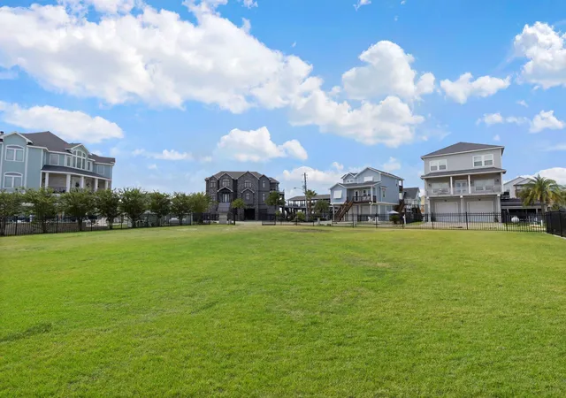 5th image of 414 Jeanie Lynne Cir, Galveston, TX 77554 | MLS# 55523584