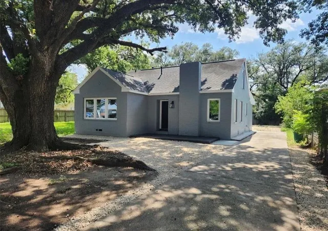 Photo 1 of Single family home for sale at 204 Center St, Pasadena, TX 77506 | MLS# 22903329 | Listing updated on 2026-07-15