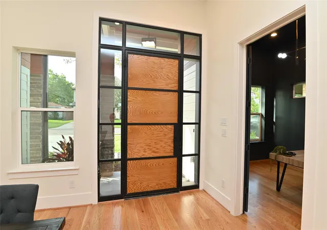 5th image of 1733 Du Barry Ln, Houston, TX 77018 | MLS# 30815884