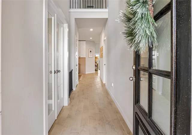 Photo 4 of Sale Pending at 11822 Maple Oak Dr, Houston, TX 77066 | MLS# 30986374 | Listing updated on 2026-09-21