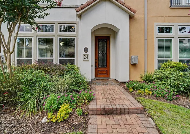 2nd image of 24 Tassia Ln, Houston, TX 77058 | MLS# 20851919