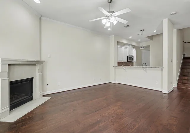 5th image of 24 Tassia Ln, Houston, TX 77058 | MLS# 20851919