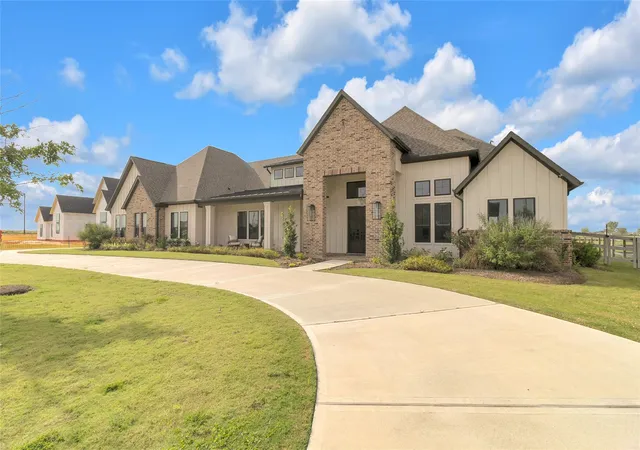 1st image of 1024 Lake Breeze Dr, Waller, TX 77484 | MLS# 78321753