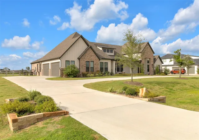 2nd image of 1024 Lake Breeze Dr, Waller, TX 77484 | MLS# 78321753