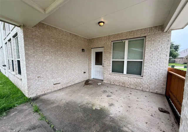 Photo 3 of Sale Pending at 12501 Peppercreek Ln, Pearland, TX 77584 | MLS# 43765479 | Listing updated on 2026-10-04