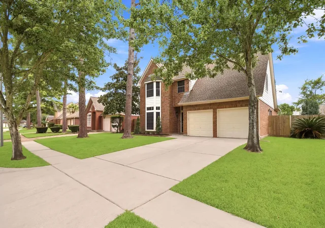 Photo 3 of Sale Pending at 14534 Fair Knoll Way, Houston, TX 77062 | MLS# 49845294 | Listing updated on 2026-09-20