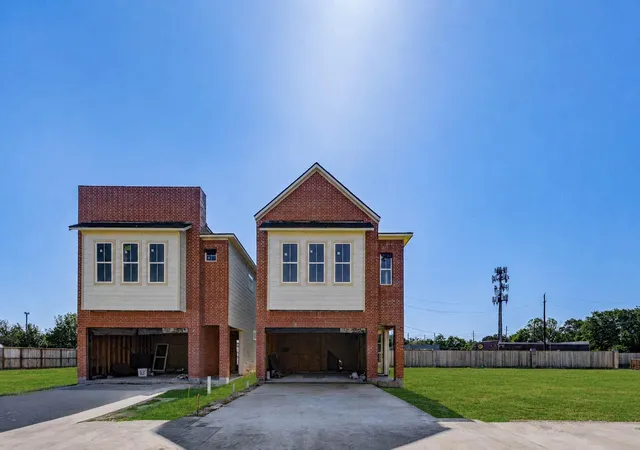Photo 2 of Single family home for sale at 1717 Mateo Sq Pl, Houston, TX 77084 | MLS# 17585948 | Listing updated on 2026-09-03