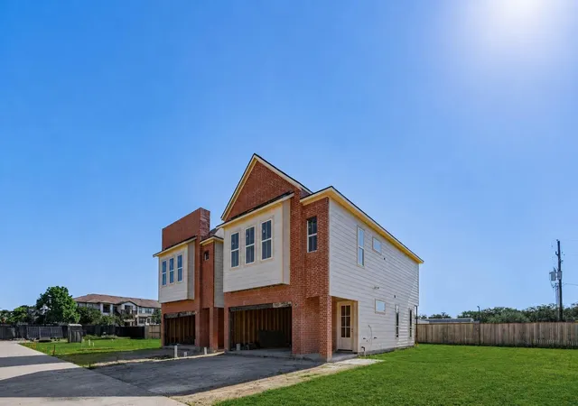 Photo 3 of Single family home for sale at 1717 Mateo Sq Pl, Houston, TX 77084 | MLS# 17585948 | Listing updated on 2026-09-03