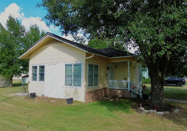 4th image of 650 Ave H, Somerville, TX 77879 | MLS# 39945193