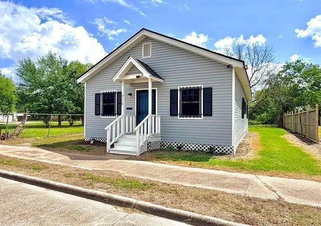 Homes for sale in Port Arthur, TX | 710 W 14th St, Port Arthur, TX 77640 | MLS# 18760303