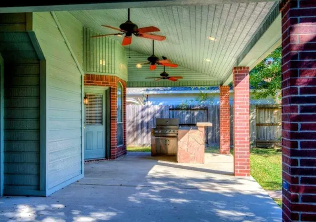 Photo 2 of Single family home for sale at 11811 Brush Cyn Dr, Tomball, TX 77377 | MLS# 66516095 | Listing updated on 2026-08-20