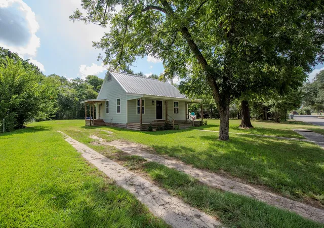 1st image of 610 S 5th St, Crockett, TX 75835 | MLS# 38444299