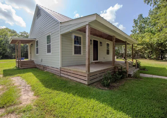 2nd image of 610 S 5th St, Crockett, TX 75835 | MLS# 38444299