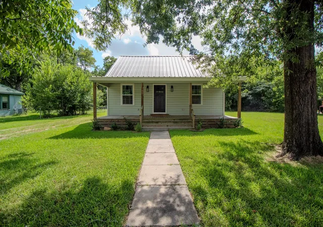 3rd image of 610 S 5Th St, Crockett, TX 75835 | MLS# 38444299