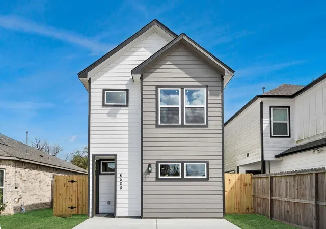 Photo 1 of Single family home for sale at 4406 Larkspur Ave, Houston, TX 77051 | MLS# 79370275 | Listing updated on 2026-09-28