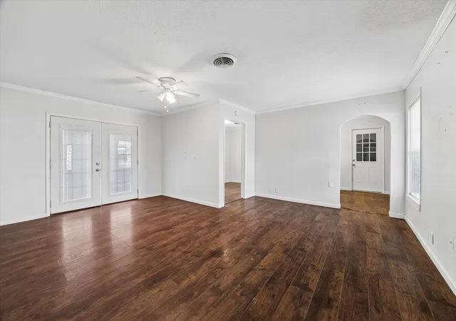 Photo 3 of Single family home for sale at 421 Dwire Dr, La Porte, TX 77571 | MLS# 12892345 | Listing updated on 2026-08-28