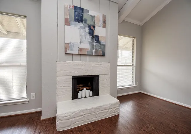 4th image of 5711 Sugar Hl Dr, Houston, TX 77057