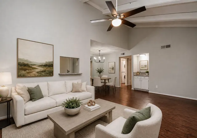 5th image of 5711 Sugar Hl Dr, Houston, TX 77057