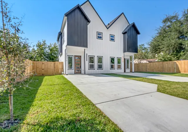 Photo 2 of Multi family home for sale at 5642 Hirondel St, Houston, TX 77033 | MLS# 87443125 | Listing updated on 2026-09-07