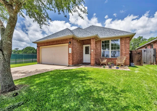 Homes for sale in Dickinson, TX | 6658 Hawkins Hill Ln, Dickinson, TX 77539 | MLS# 97231230