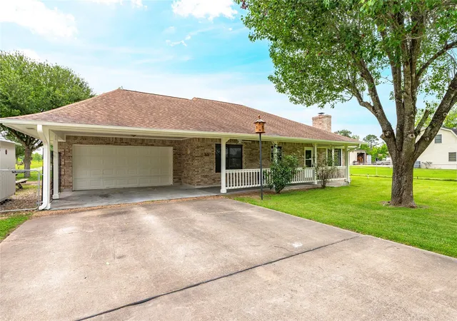 2nd image of 2517 Avenue L, Santa Fe, TX 77510 | MLS# 63526174