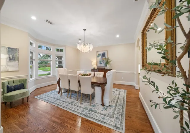 5th image of 1363 Chippendale Rd, Houston, TX 77018 | MLS# 59994257