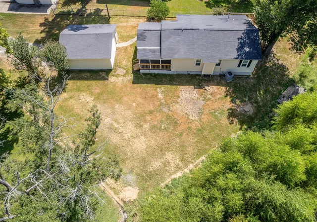 3rd image of 1570 Yaupon Cove Dr, Onalaska, TX 77360 | MLS# 65404899