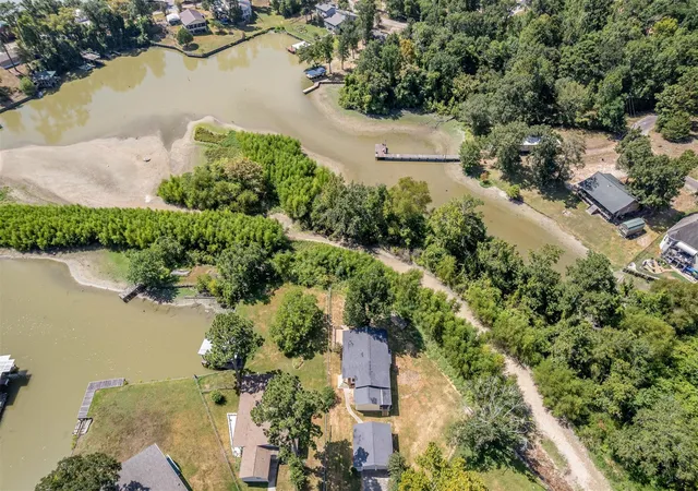 4th image of 1570 Yaupon Cove Dr, Onalaska, TX 77360 | MLS# 65404899