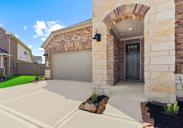 2nd image of 14316 Seagrass Knoll Ln, Texas City, TX 77539 | MLS# 96606676