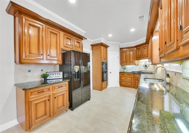 Photo 3 of Townhouse for sale at 202 Victoria Way, Friendswood, TX 77546 | MLS# 28481931 | Listing updated on 2026-09-08