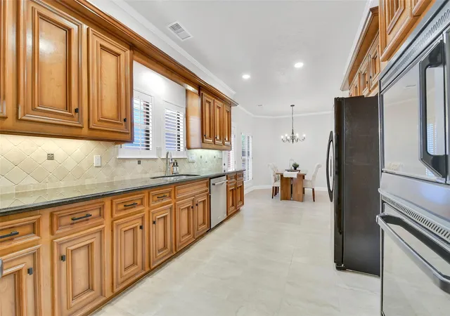 Photo 4 of Townhouse for sale at 202 Victoria Way, Friendswood, TX 77546 | MLS# 28481931 | Listing updated on 2026-09-08