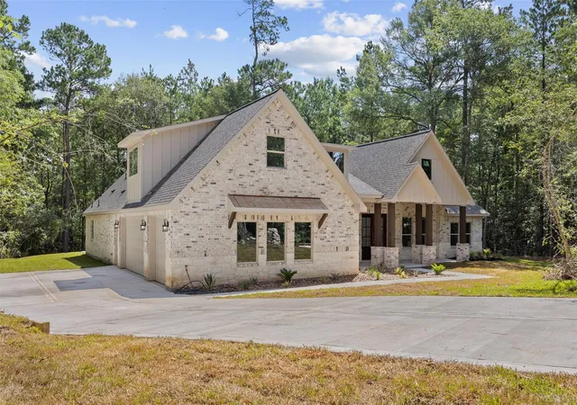 2nd image of 183 Windmill Rd, Huntsville, TX 77340 | MLS# 434920