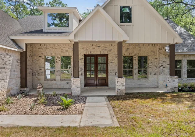 3rd image of 183 Windmill Rd, Huntsville, TX 77340 | MLS# 434920