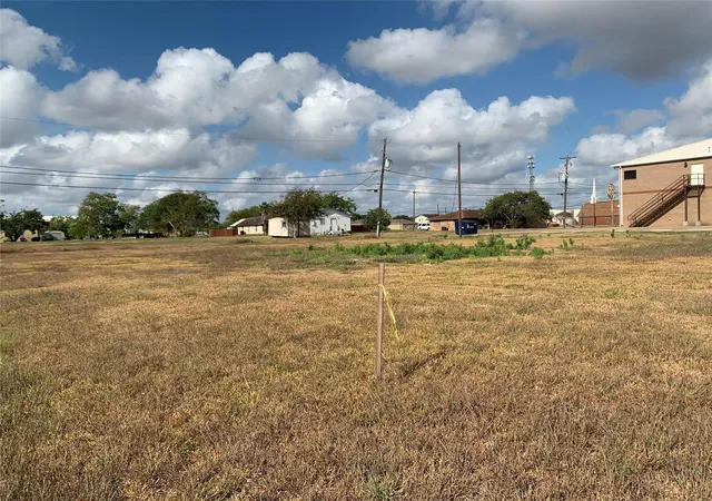 Homes for sale in Freeport, TX | 423 Avenue H, Freeport, TX 77541 | MLS# 68715828
