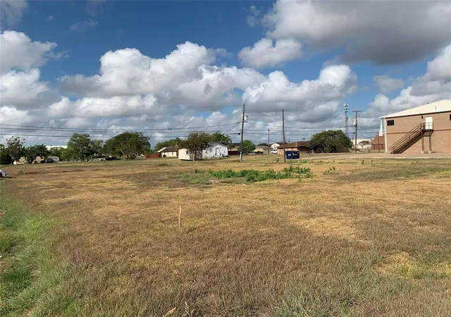 Homes for sale in Freeport, TX | 423 Avenue H, Freeport, TX 77541 | MLS# 68715828