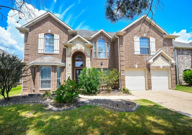 Photo 2 of Single family home for sale at 7522 Eastwood Lake Ln, Richmond, TX 77407 | MLS# 73236328 | Listing updated on 2026-08-29
