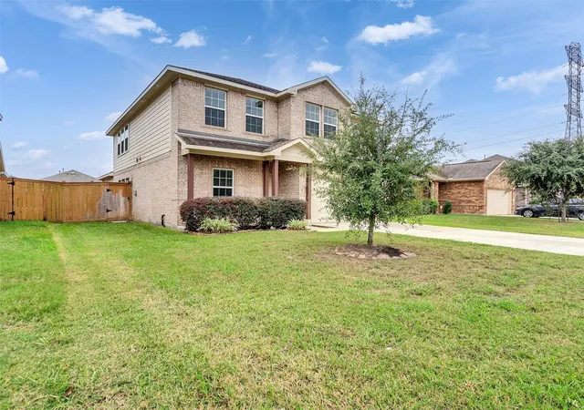 Photo 3 of Single family home for sale at 11322 Thompson Bnd Dr, Humble, TX 77396 | MLS# 75145503 | Listing updated on 2026-01-09