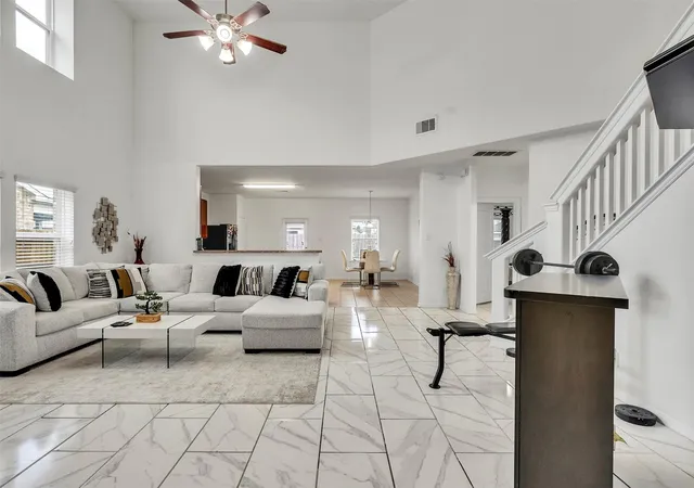 Photo 4 of Single family home for sale at 11322 Thompson Bnd Dr, Humble, TX 77396 | MLS# 75145503 | Listing updated on 2026-01-09