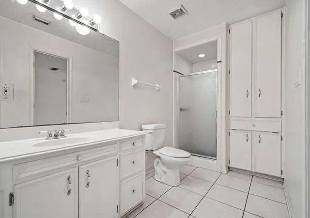 Photo 3 of Sale Pending at 1306 Ervin St, League City, TX 77573 | MLS# 23493441 | Listing updated on 2026-09-03