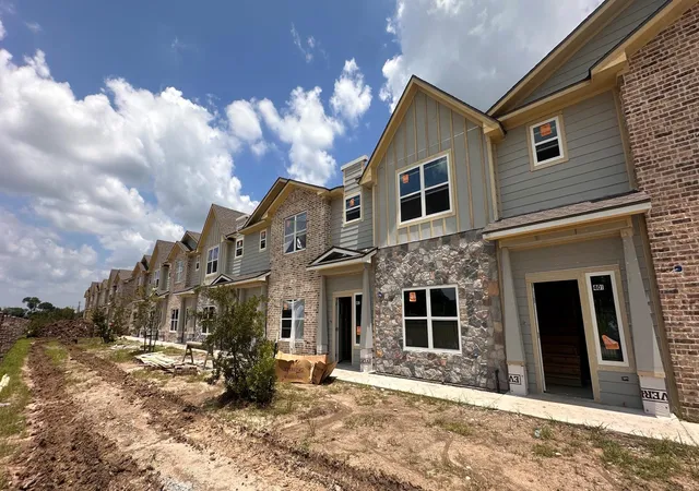 9th image of 500 Legacy #403, Alvin, TX 77511 | MLS# 16483553