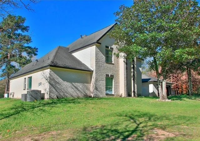 Photo 3 of Single family home for sale at 3004 Teas Crossing Ct, Conroe, TX 77304 | MLS# 37620455 | Listing updated on 2026-09-01